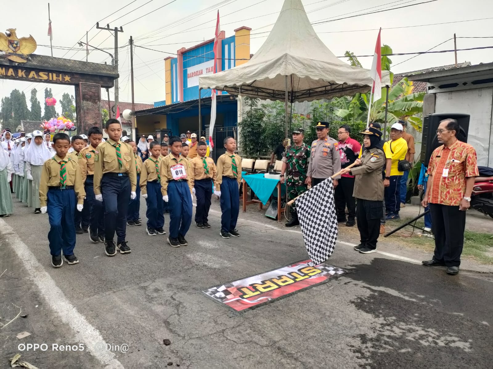 Semarak HUT ke-81 Kemerdekaan RI, Kecamatan Rowokangkung Gelar Lomba Gerak Jalan
